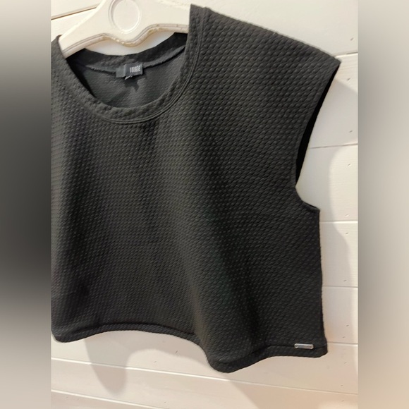 INNÉE 3x Black sleeveless top with a subtle honeycomb - Picture 5 of 7